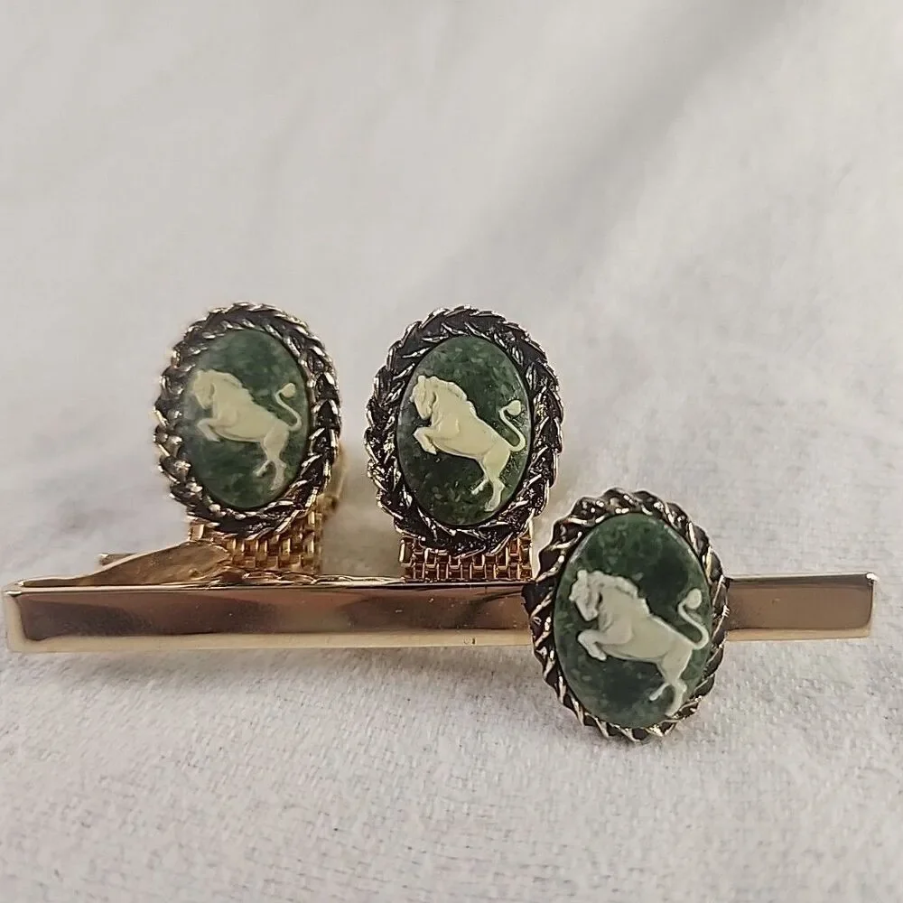 Cufflinks & Tie Clip Cameo Horse Gold Tone With Mesh Wrap Around Strap Vintage
